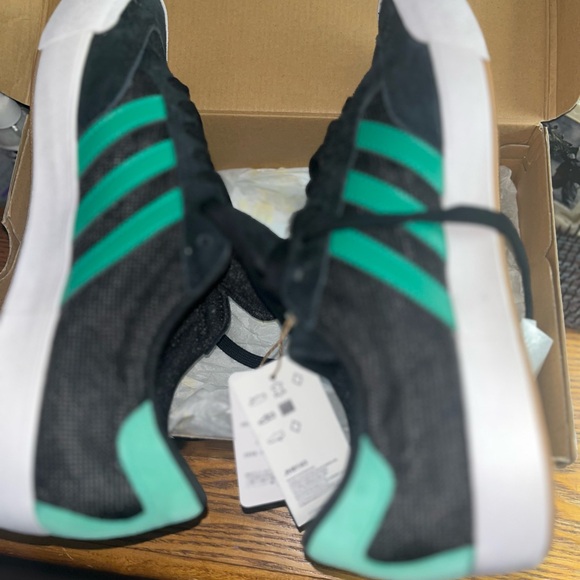 BRAND NEW- Adidas Men's/Woman’s NORA Black and Green Sneakers - Picture 6 of 10